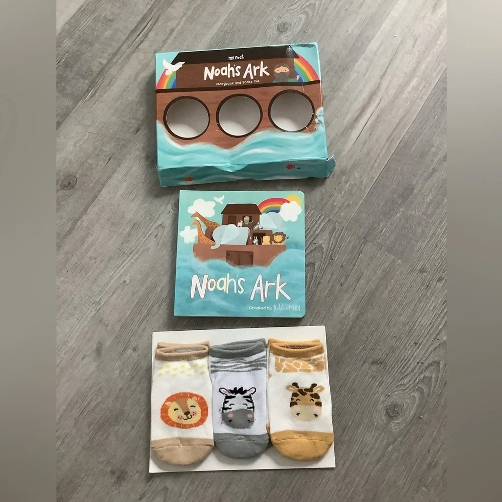Noah’s Ark Storybook & Socks Gift Set for Infants 0-12🇺🇸